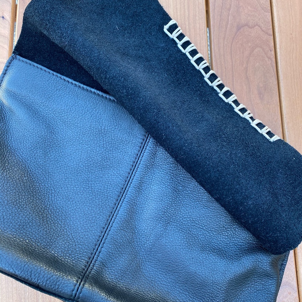 A soft leather black clutch purse - Picture 3 of 11